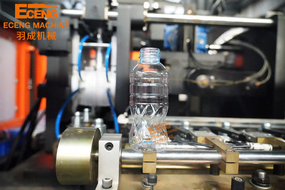 Volle automatische 4 Hohlraum HAUSTIER Flaschen-Schlagmaschinen-Plastikausdehnungs-Wasser-Saft CSD-Getränk