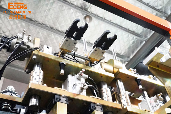 Q3000 Hochgeschwindigkeits-Wasserflasche Blasformmaschine 2 Hohlraum 3000BPH