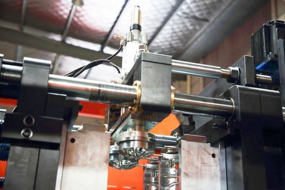 Automatische Wasser-Flaschen-Blasformen-Maschine 1500BPH 5liter Eceng Q5L2 48kW