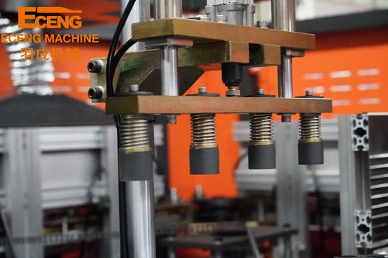 Eceng Q6000 Hohlraum der Ausdehnungs-Wasser-Flaschen-Blasen-Maschinen-4 330 Millimeter