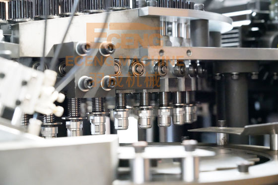 Wasser-Flaschen-automatische Blasformen-Maschine 10000bph Eceng K6 völlig elektrisch