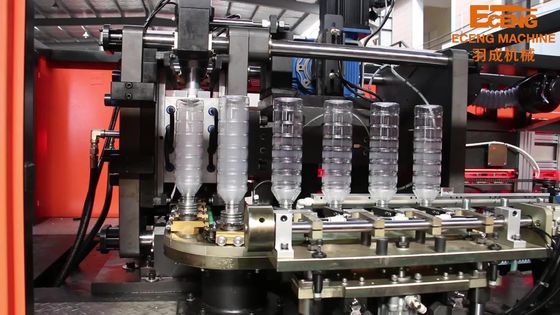STREICHELN Sie das 4 Hohlraum-Mineralwasser-die Flasche, die Maschine 4.5*1.6*1.9m herstellt