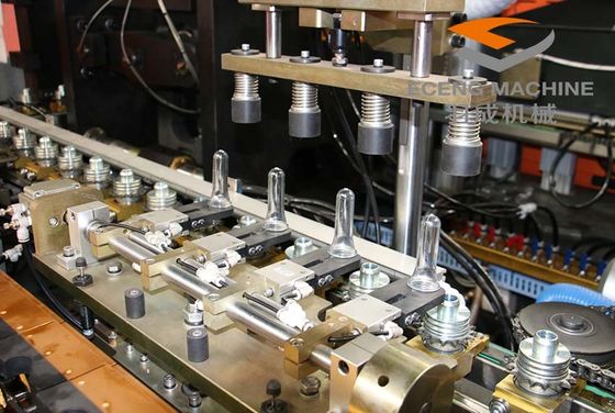 Hohlraum 29KW 4 HAUSTIER Schlagmaschine 3 Plastikflaschen-Herstellung der Phasen-380V