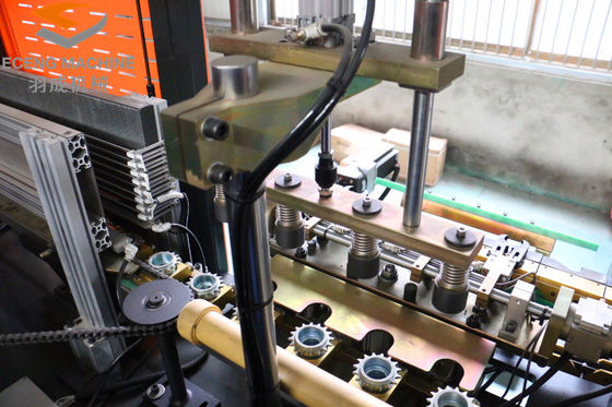 Plastik4 Hohlraum HAUSTIER Schlagmaschine 6000 Bph PLC-Steuerung